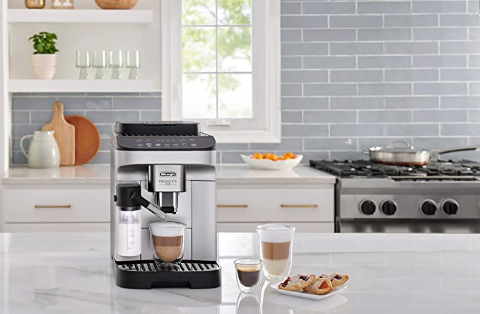 De’Longhi Magnifica Evo with LatteCrema System, Fully Automatic Machine Bean to Cup Espresso Cappuccino and Iced Coffee Maker, Colored Touch Display, Stainless Steel