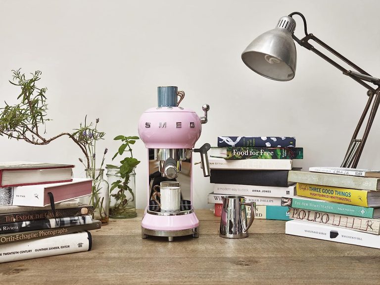 Smeg ECF01RDUS 50s Retro Style Espresso Machine – Pink