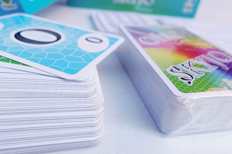 SKYJO by Magilano – The entertaining card game for kids and adults. The ideal game for fun, entertaining and exciting hours of play with friends and family.