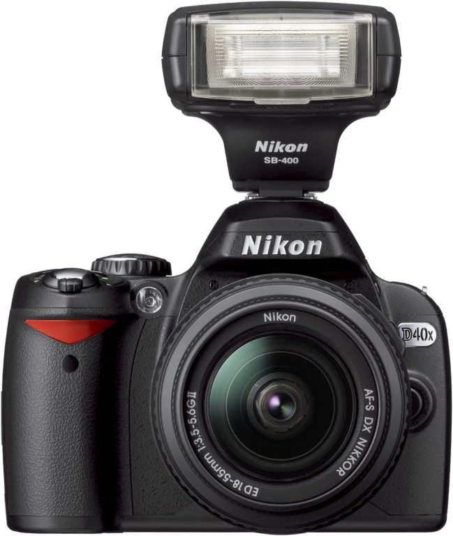 Nikon D40x 10.2MP Digital SLR Camera with 18-55mm f/3.5-5.6G ED II AF-S DX Zoom-Nikkor Lens (OLD MODEL)