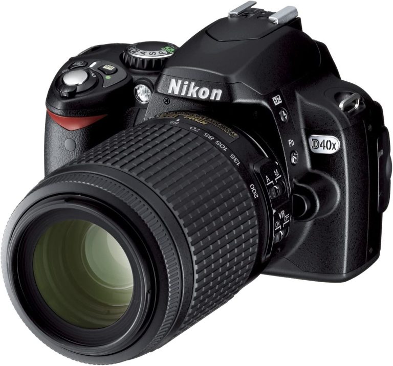 Nikon D40x 10.2MP Digital SLR Camera with 18-55mm f/3.5-5.6G ED II AF-S DX Zoom-Nikkor Lens (OLD MODEL)