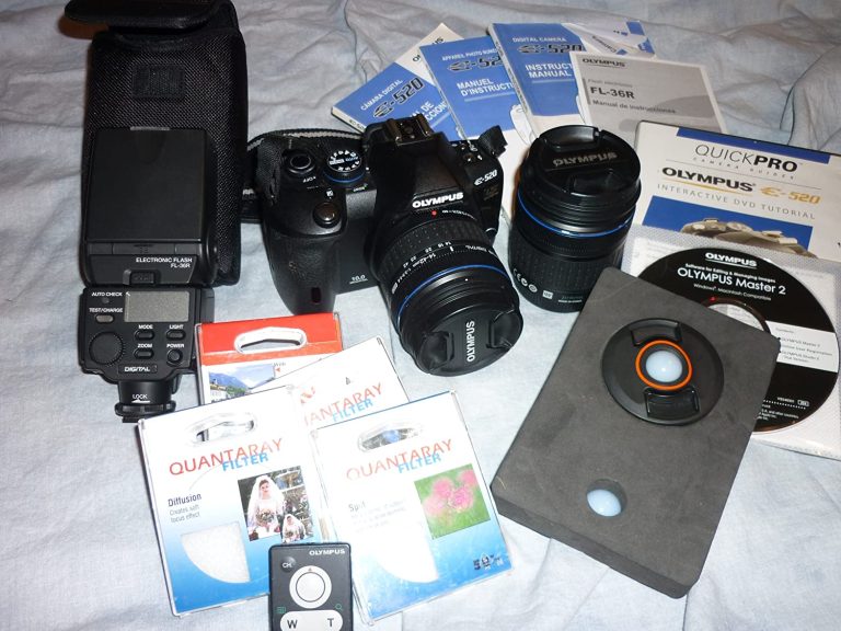 Olympus Evolt E520 10MP Digital SLR Camera with 14-42mm f/3.5-5.6 and 40-150mm f/4.0-5.6 ED Zuiko Lenses