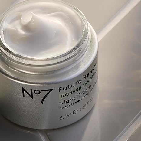 No7 Future Renew Damage Reversal Night Cream – Nightly Face Moisturizer with Hyaluronic Acid for Damaged and Aging Skin – Dermatologist-Approved Facial Skin Care Products for Sensitive Skin (50ml)
