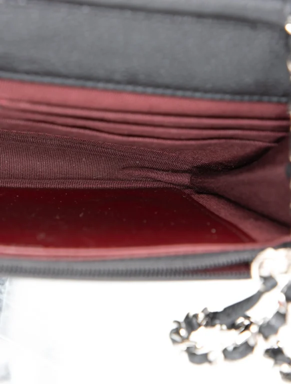 Chanel Caviar Classic Wallet On Chain